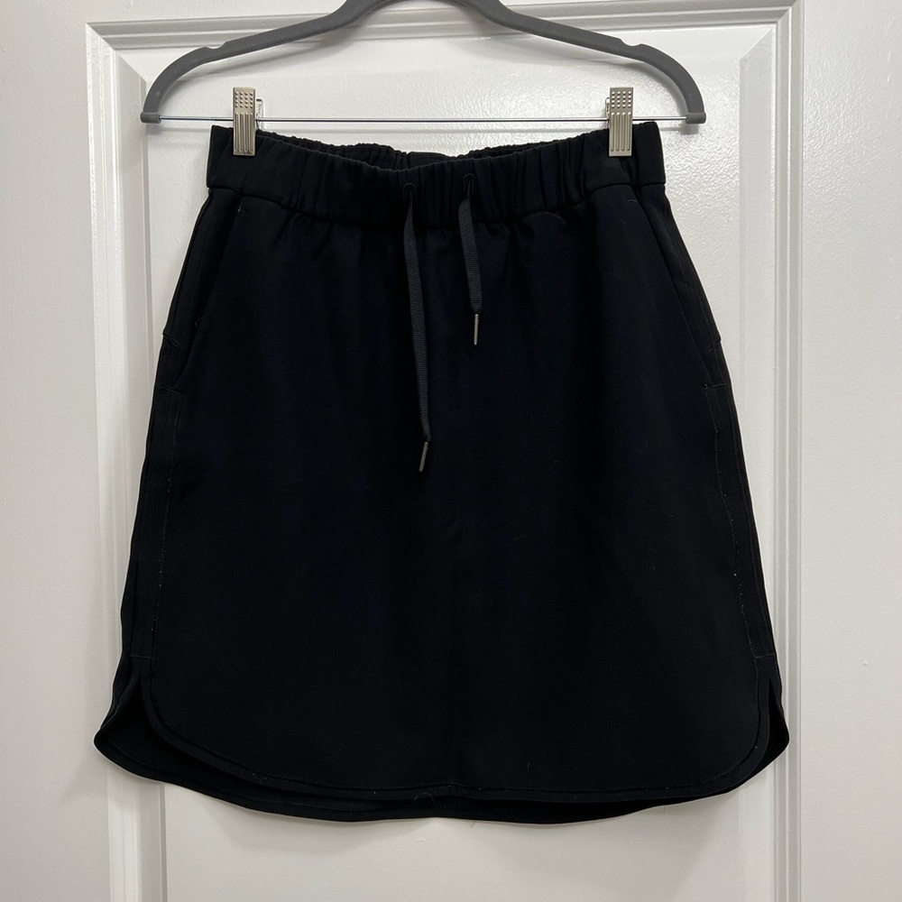 Lululemon black skirt